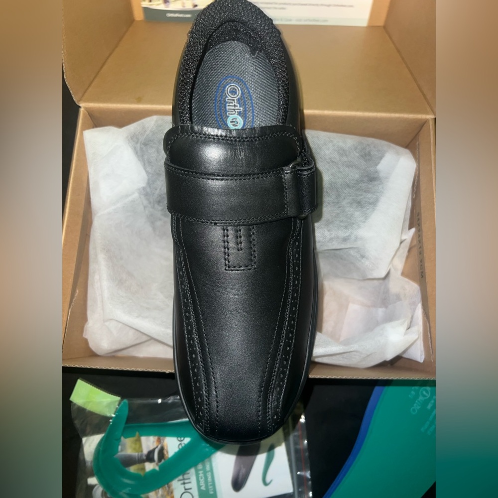 New in box Orthofeet shoes